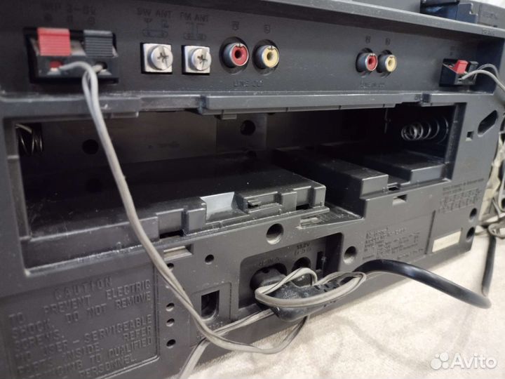 International (Япония)кассетный магнитофон с радио