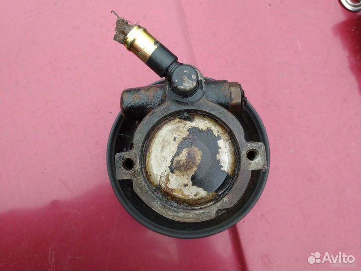 Насос гидроусилителя Opel Vectra A седан 1.8I 1991