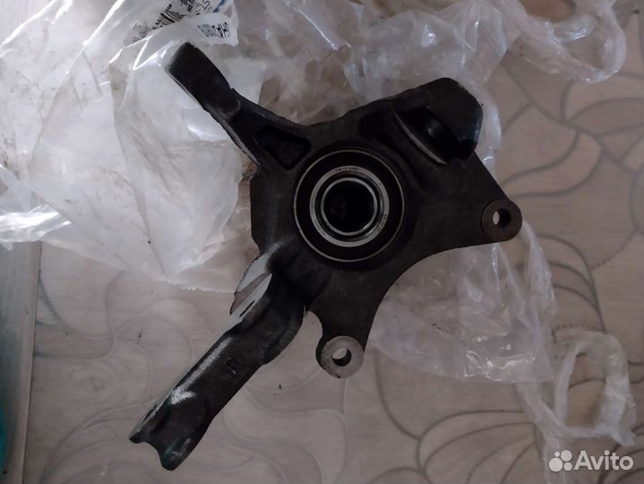 Поворотный кулак на Рено дастер в сборе