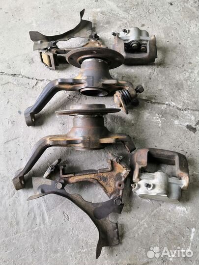 Поворотные кулаки нива