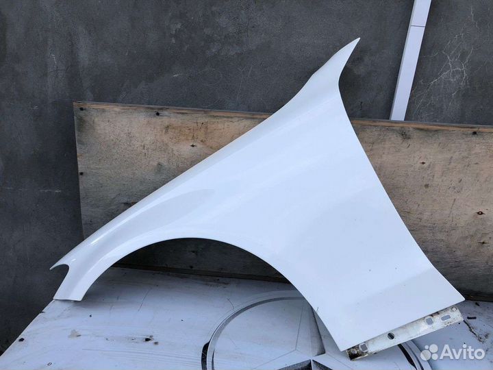 Крыло левое мерседес 205