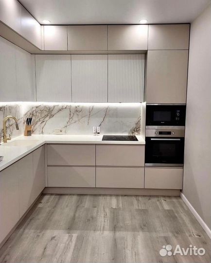 Шкаф с зеркалом