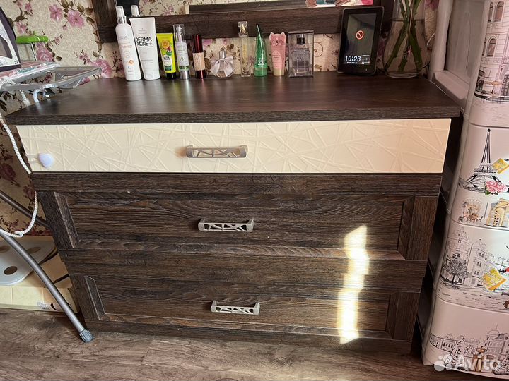 Комод с зеркалом