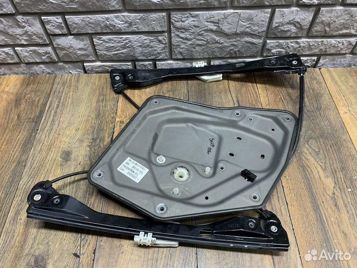 Skoda Superb Стеклоподъемник электр. передний