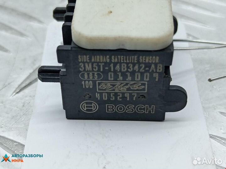 Датчик удара Ford Mondeo 4 2010 1232343