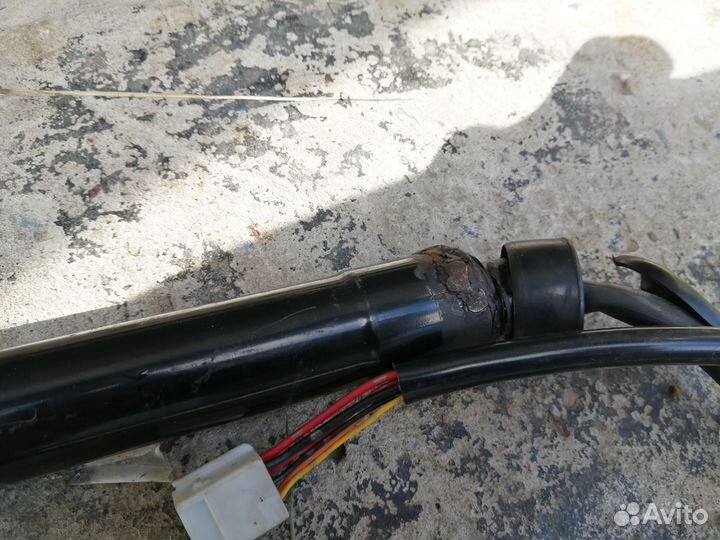 Амортизатор багажника RAV-4 CA40