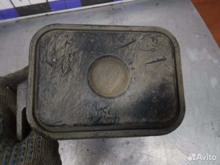 Адсорбер Лада Приора 21126 2011