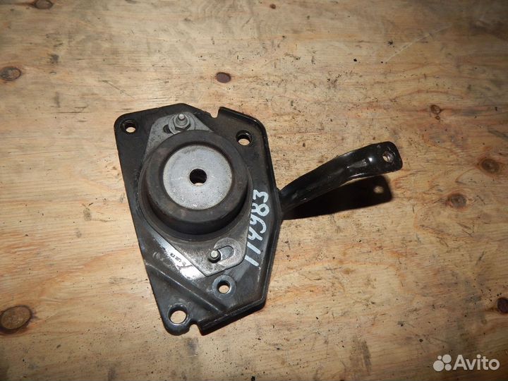 Подушка двигателя