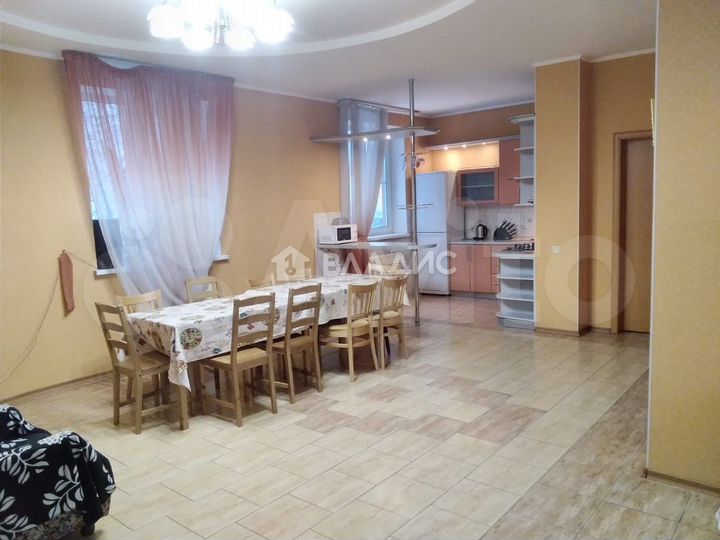 Дом 193 м² на участке 6 сот.