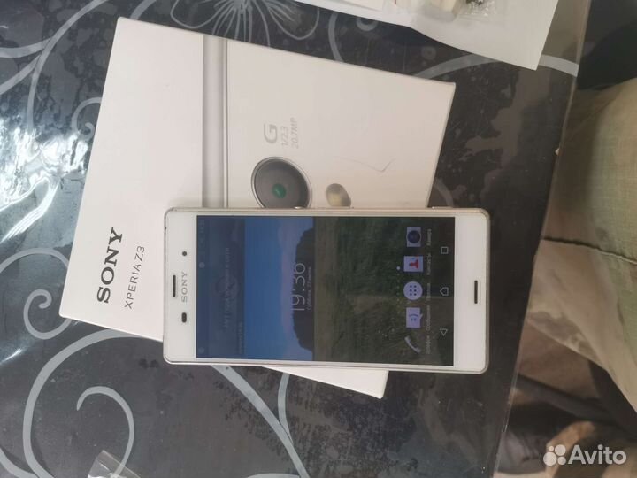 Телефон Sony xperia z3