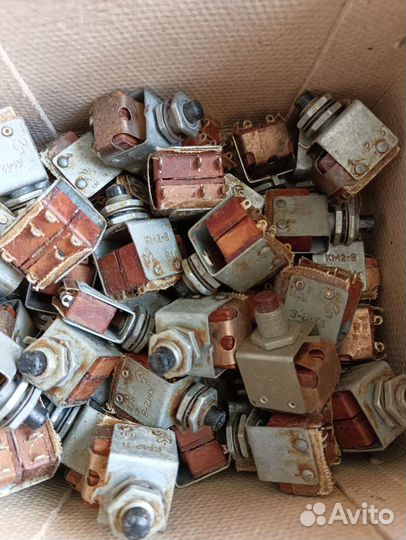 Микропереключатели км2-8, км1-8 1981г