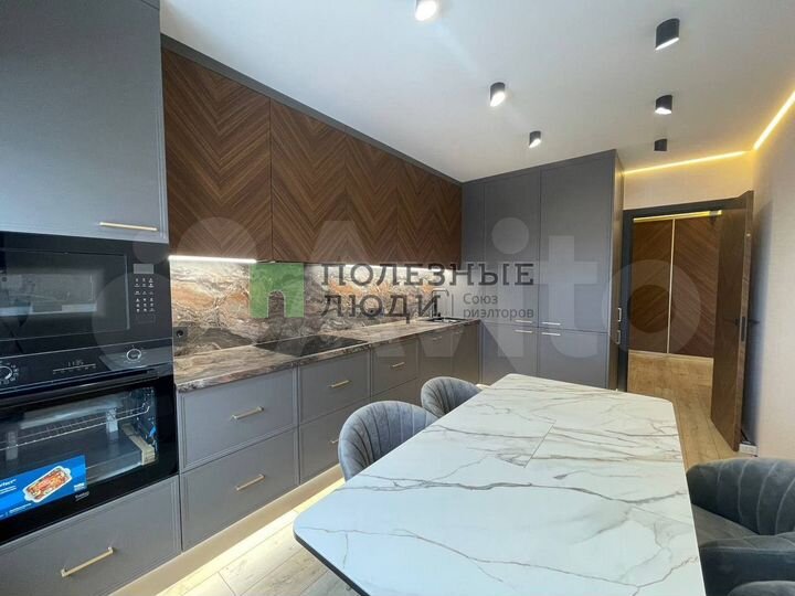 3-к. квартира, 90 м², 22/25 эт.