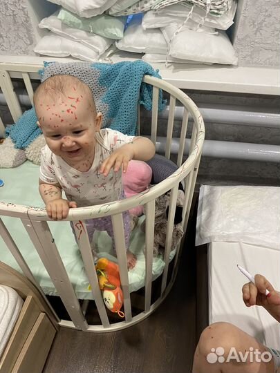 Детская кровать с маятником