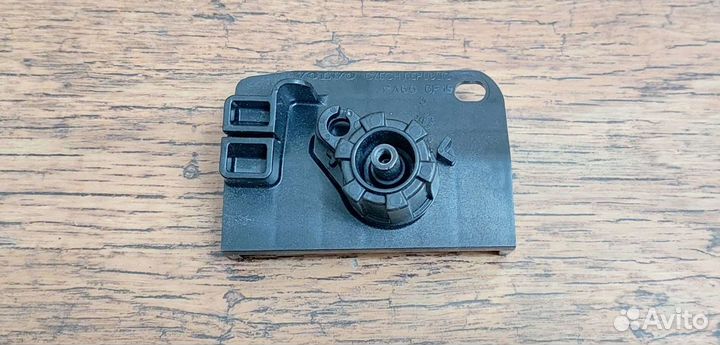 Механизм ручки открывания капота Volvo s60