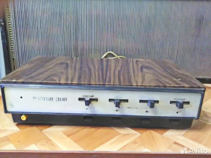 Светоцветовое устройство 