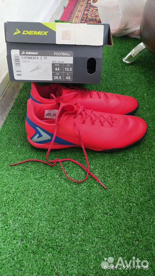 Продам новые сороконожки для футбола