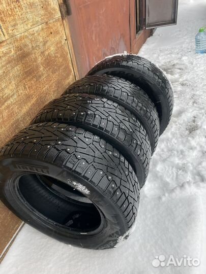 Pirelli Ice Zero 215/65 R16