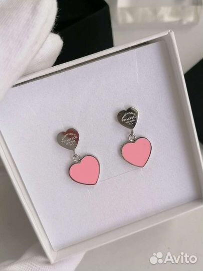 Серьги с подвесками сердечками