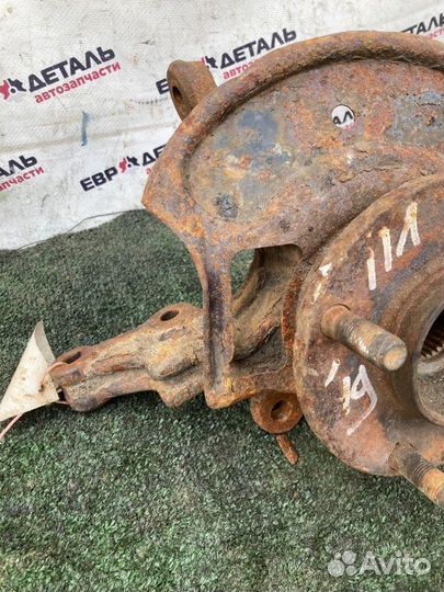 Кулак поворотный передний левый Nissan Almera