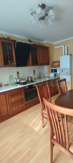 3-к. квартира, 90,4 м², 2/10 эт.