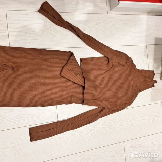 Костюм женский с юбкой