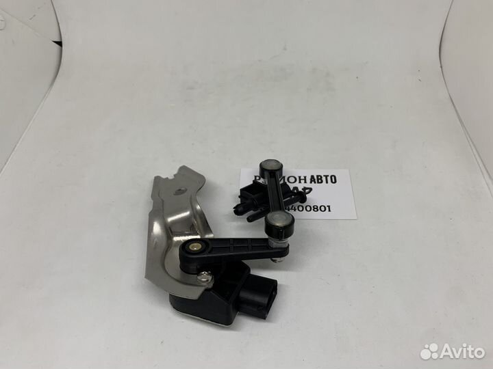 Датчик уровня подвески правый Touareg Q7 Cayenne