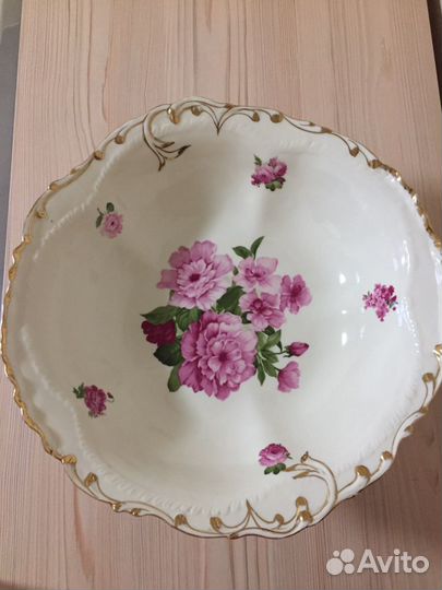 Ваза для фруктов на ножке