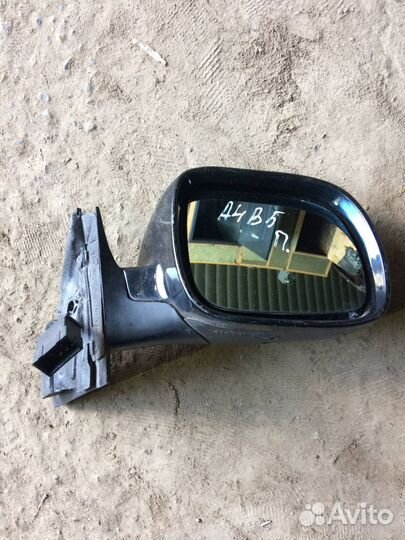 Зеркало правое Audi A4 B5