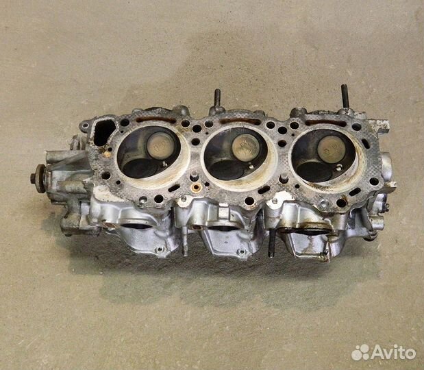 Гбц левая Nissan Maxima J30 VG30