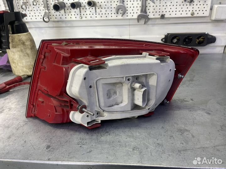 Фонарь задний левый Audi A6 C6