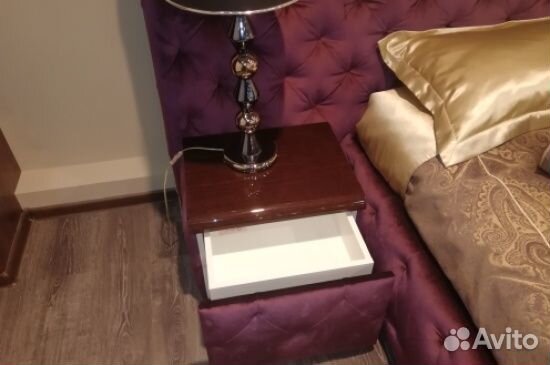 Кровать и тумбы