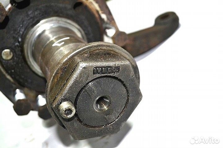 Поворотный кулак переднего моста, левый iveco Euro