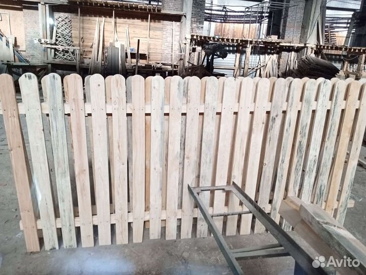Забор деревянный
