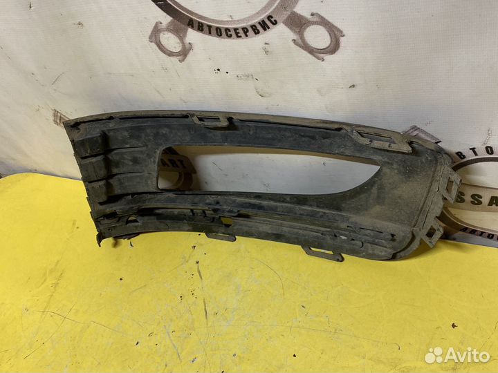 Volkswagen polo накладка туманки правая