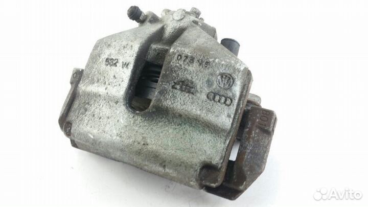 Суппорт передний правый Volkswagen Golf 1K 2009