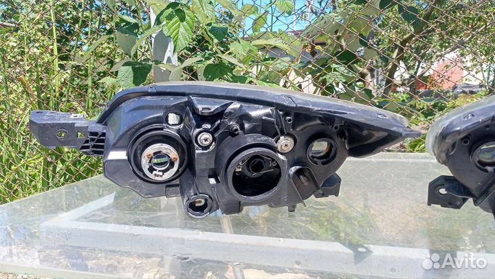 Фары mazda 3 бк хэтчбек