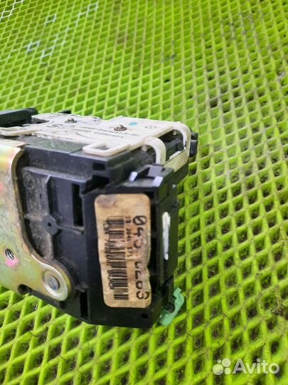 Замок бардачка Ford Escape