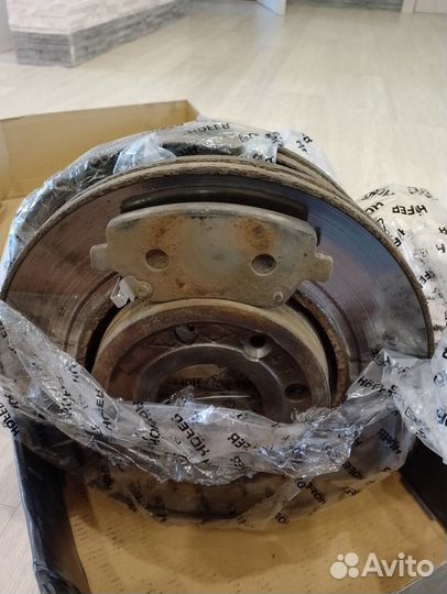 Тормозные диски и накладки на vesta