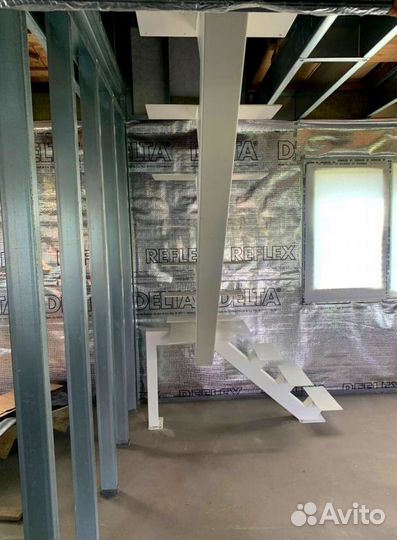 Металлические лестницы с поворотом