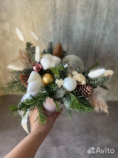 Новогодний букет из нобилиса