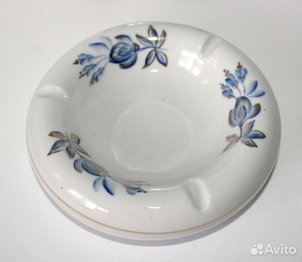 Гжель: пепельница и декоративная доска