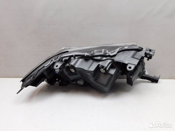 Фара левая Toyota Land Cruiser