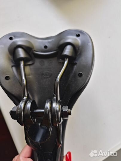 Седло для велосипеда кожаное