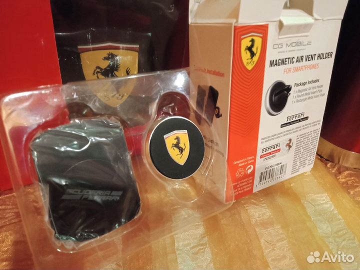 Полезные аксессуары от Shell & Scuderia Ferrari