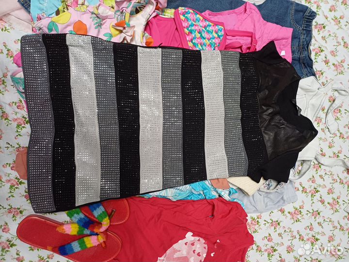 Очень много вещей на девочку