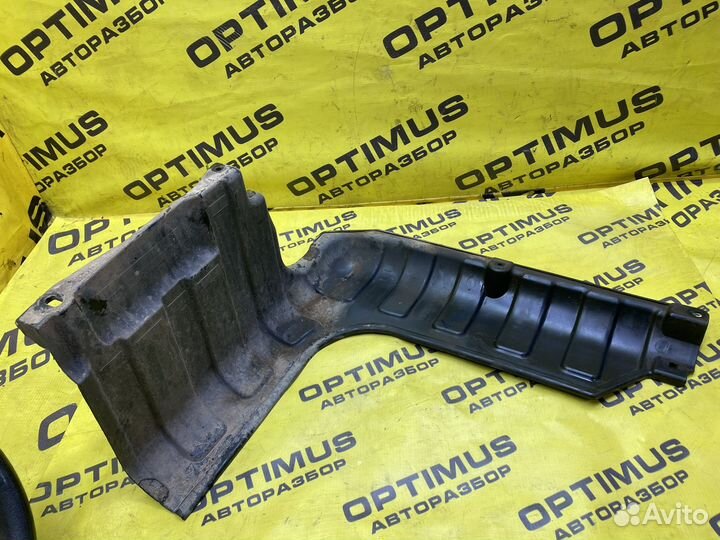 Пыльник двигателя левый Kia Rio 3