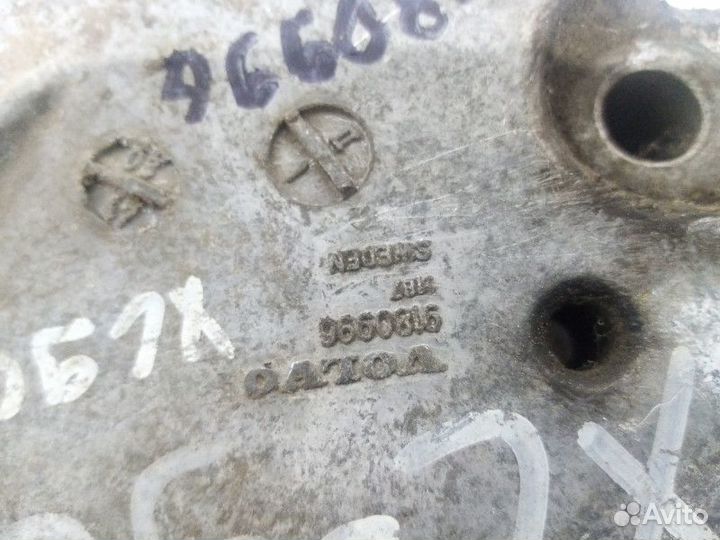 Кронштейн опоры двигателя Volvo XC90 1