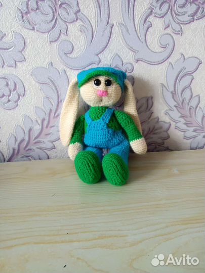 Вязаный зайчик