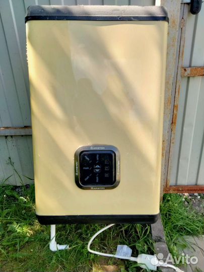 Водонагреватель ariston