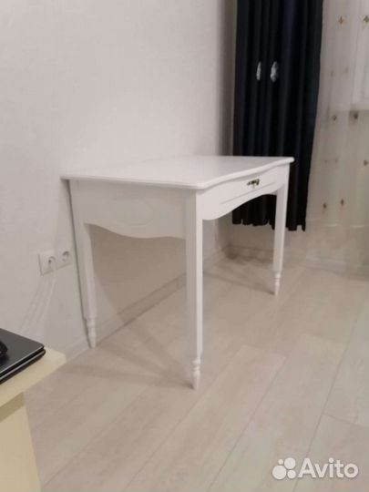 Стол письменный Консоль